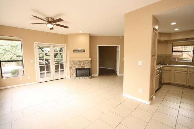 6655 N Canyon Crest Dr Unit 25102
