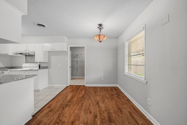 Photo - 2414 Bayou Dr