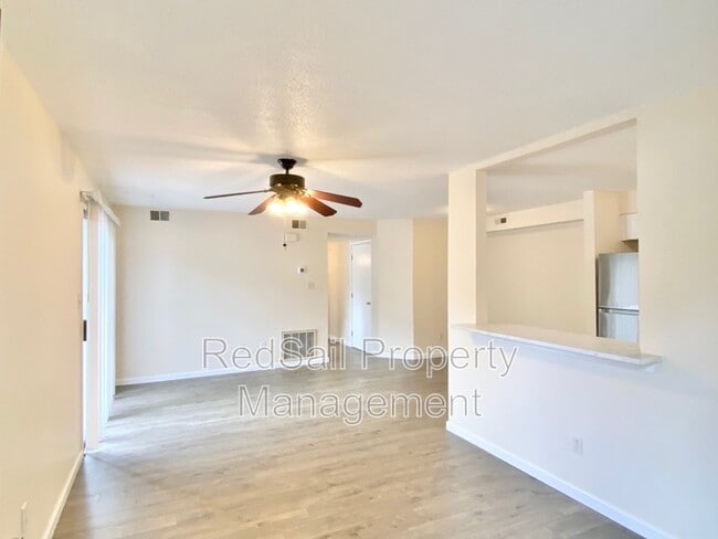 Photo - 153 Windsor Castle Dr