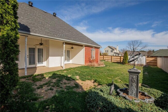 Photo - 115 NW Orchard Way