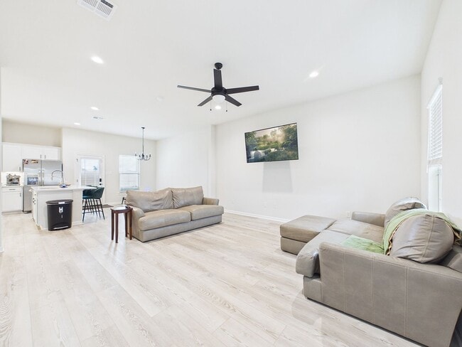 Photo - 221 Tatum Ln