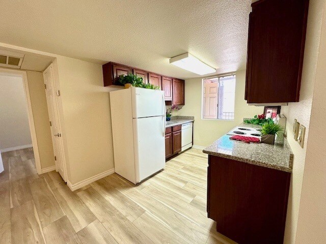 Photo - 4450 Sandy River Dr