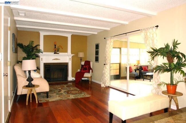 Photo - 306 S Park Victoria Dr