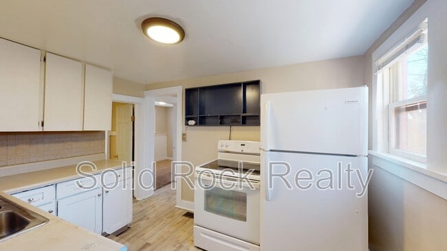 Photo - 222 E Harrison St