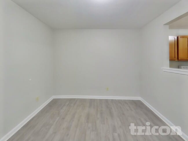 Photo - 1296 Edgewater Dr