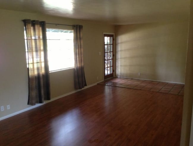 Photo - 1443 E Cedar St