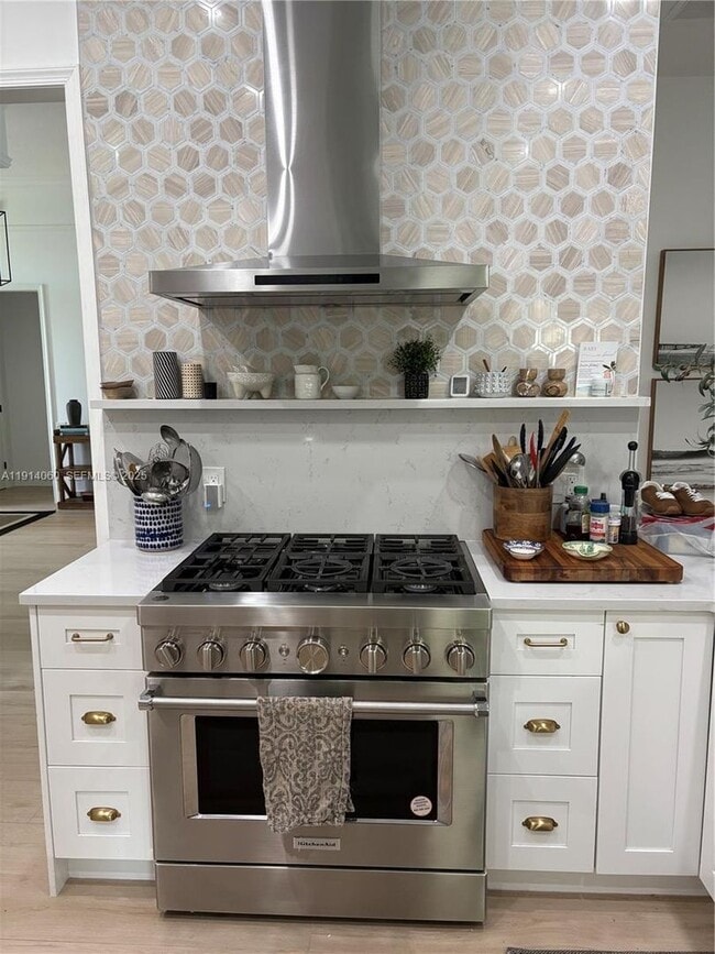 Photo - 159 Oakwood Ln