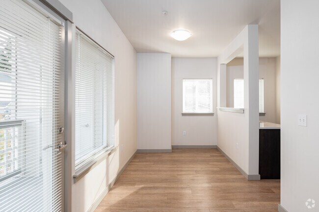 1BD, 1BA - 621-877SF