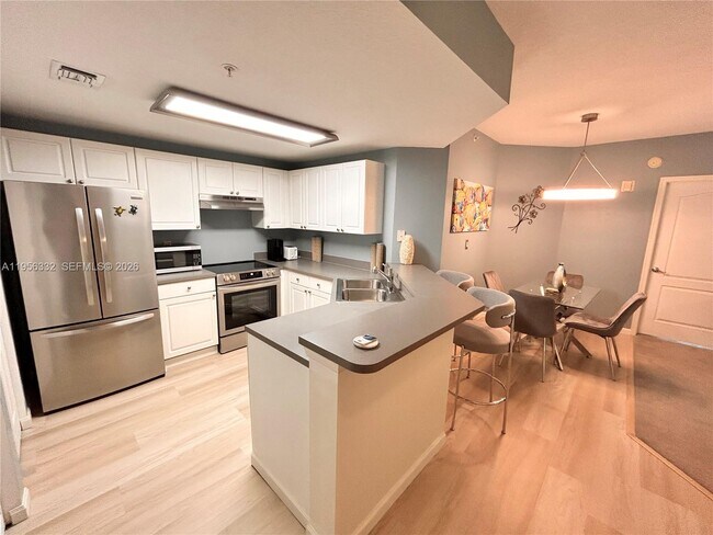 Photo - 5050 Fairways Cir Unit E208