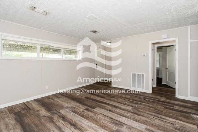 Photo - 1530 Hurley Cir