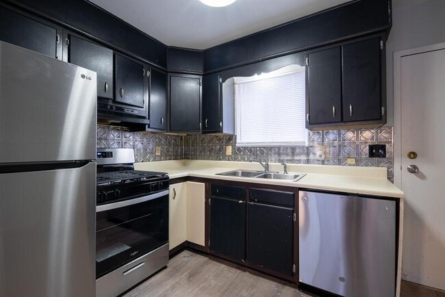 Building Photo - 69 Ives Ct Rental