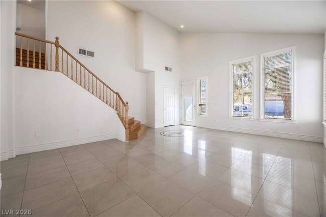 Photo - 212 Waterton Lakes Ave