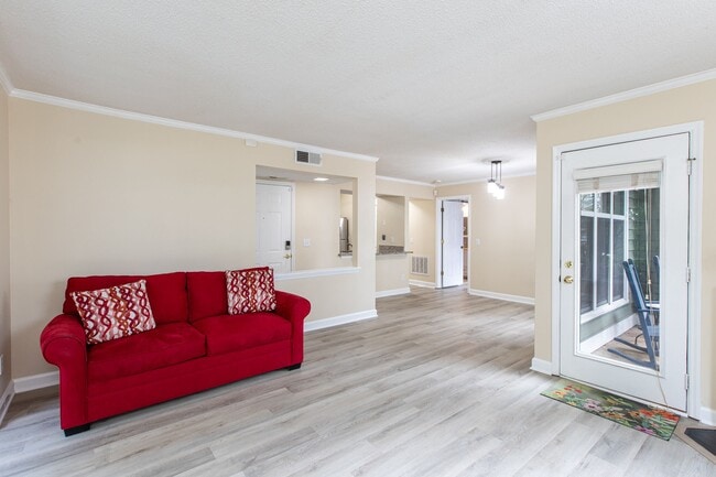 Sala de estar convertida en comedor - 1200 Westview Ln Unidad Fletcher Park