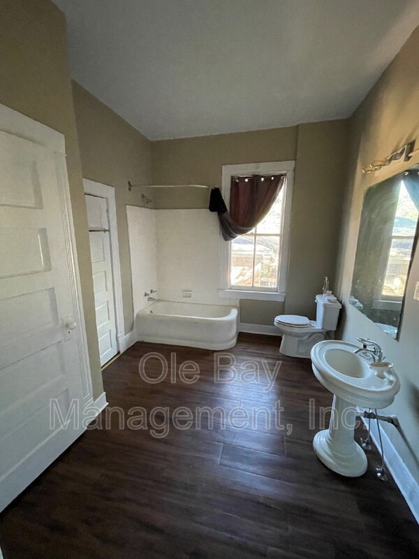 Photo - 1055 Church St