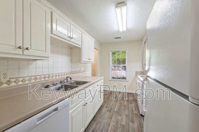 Photo - 3060 Abba Dr