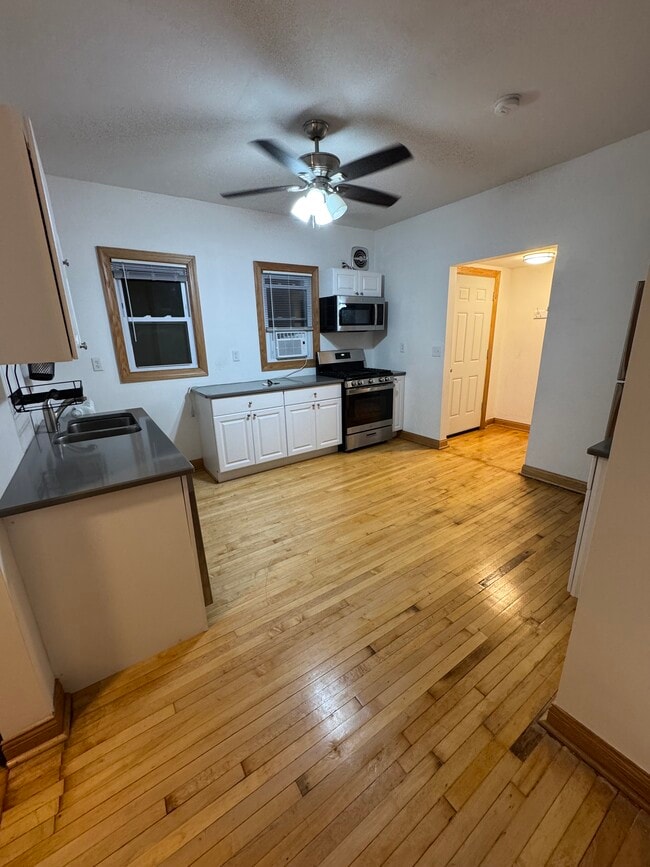 Photo - 3078 S Kinnickinnic Ave Unit Upper