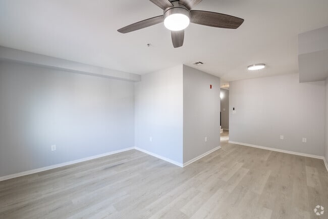 2BR, 2BA - 930SF - Living Room