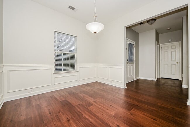 Photo - 1285 Winwood Dr