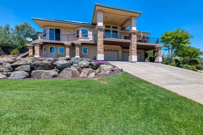 Executive Hilltop Retreat in Cameron Park ... - Executive Hilltop Retreat in Cameron Park ...