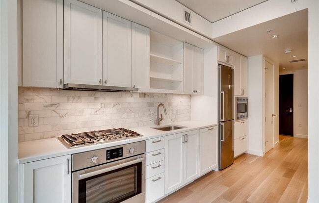 Building Photo - 1750 Wewatta St Unit 1105