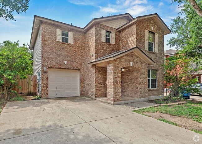 Building Photo - 3-Bedroom Retreat in New Braunfels - Spaci... Rental