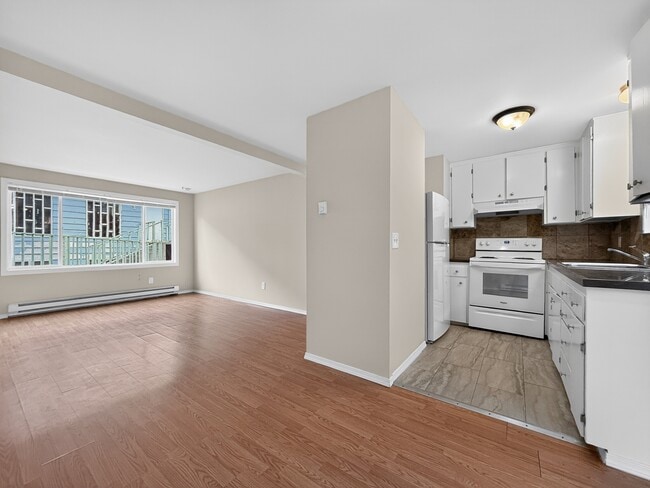 Building Photo - 9015 9th Ave SW Unit 1