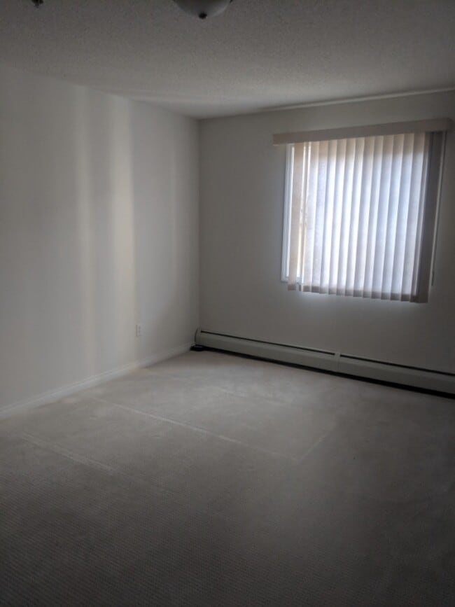 Photo - 2 Bed 2 Bath Unit in Edmonton, AB Unit 114