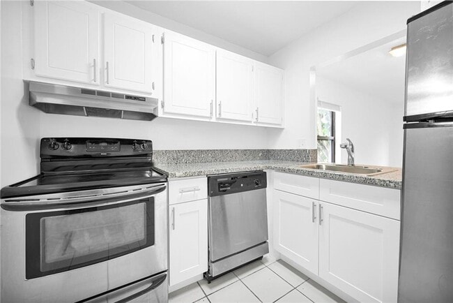 Colonial Village - 7550 Stirling Rd