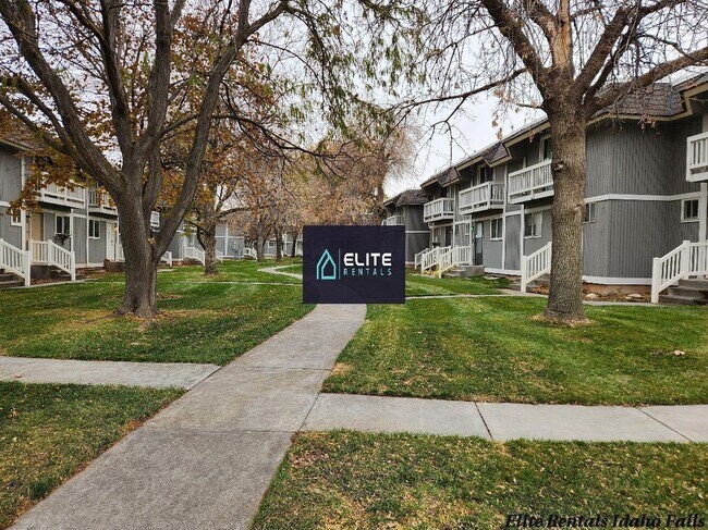 Photo - 1528 Falcon Dr