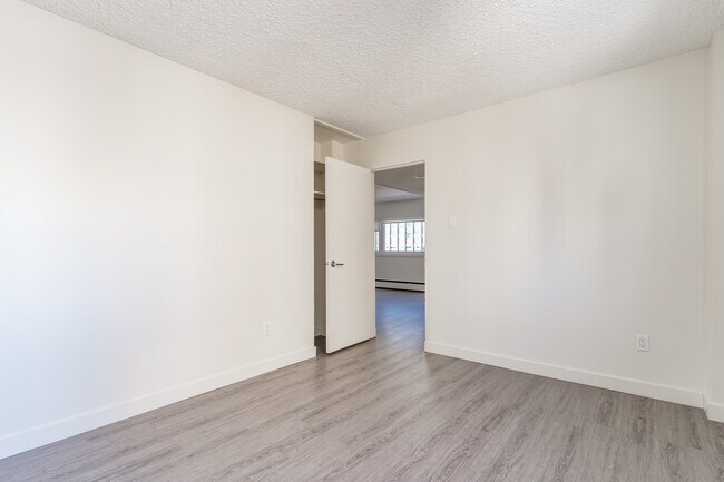 Photo - Valley Ridge Tower