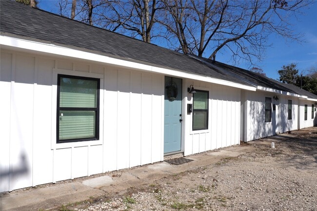 Photo - 7303 Market St