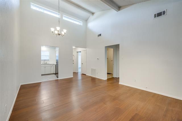 Photo - 2733 St George Pl