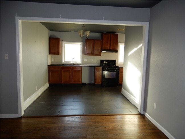 Photo - 3507 Gano St