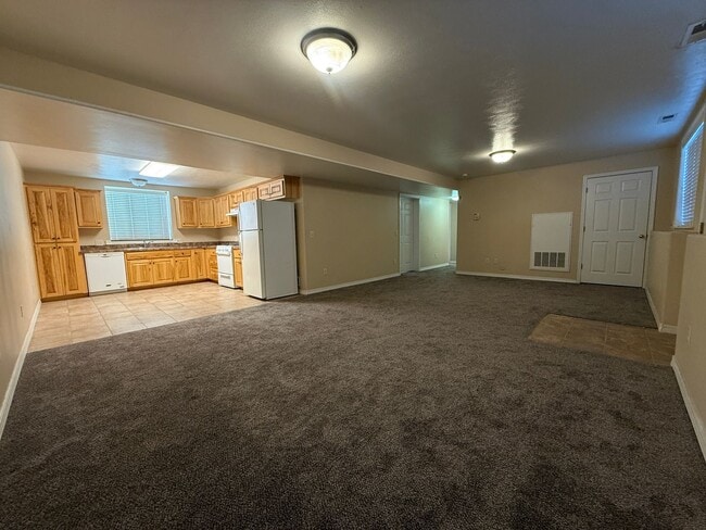 Photo - 460 Center St Unidad 4