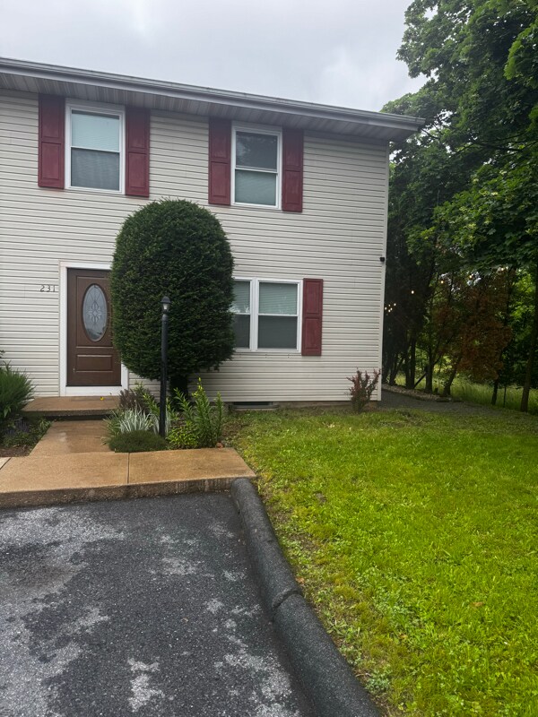Photo - 231 N Center St Townhome
