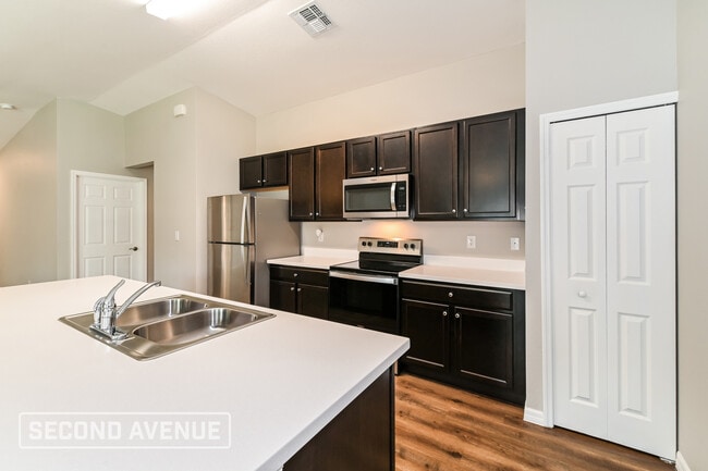 Photo - 106 Baldur Dr