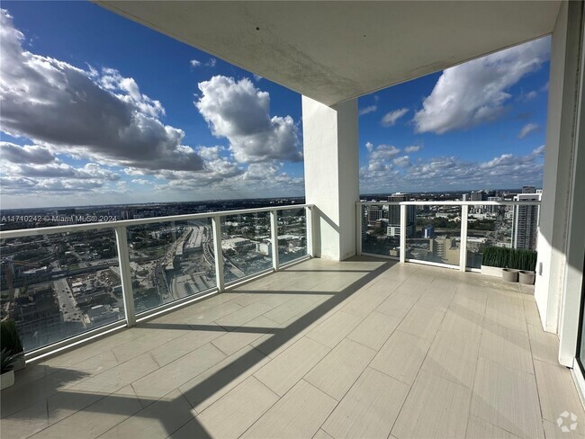 Building Photo - 1040 Biscayne Blvd Unit 4106 Rental