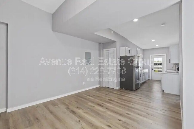 Photo - 5931 Maple Ave Unit 3w