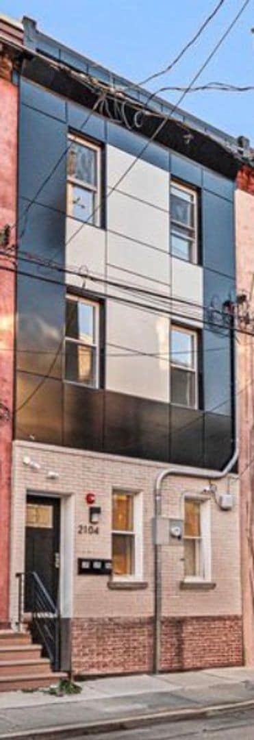 Building Photo - 2104 N 8th St Unit 1st floor