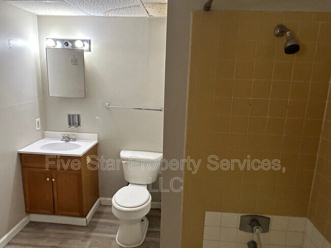 Photo - 201 W Allen St Unit 113