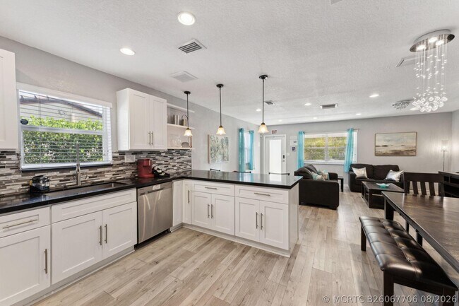 Photo - 1631 N Andrews Square