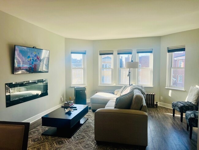 Photo - 1827 Gunderson Ave