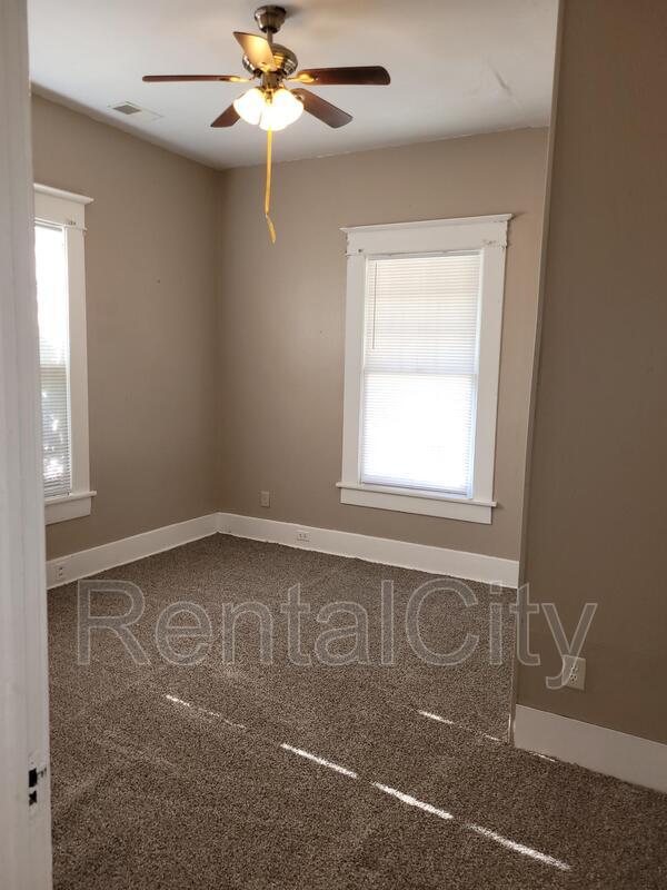 Photo - 636 Cherry St