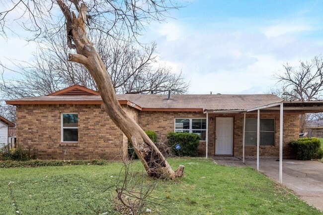 Building Photo - Beautiful Home in South Dallas!