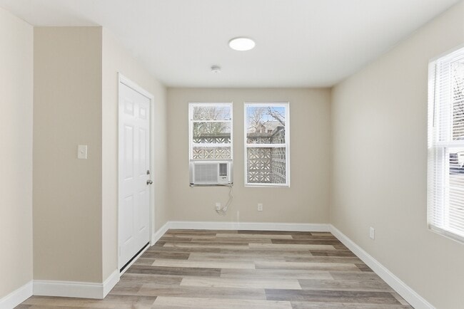 Photo - 109 N Cruze St Unit 1L