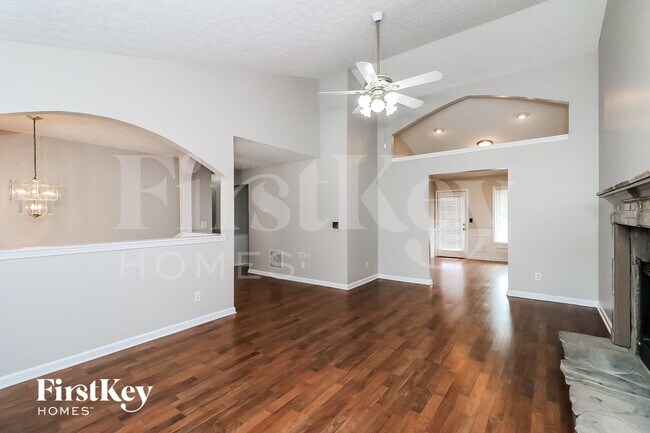 Photo - 424 Waverly Forest Ct