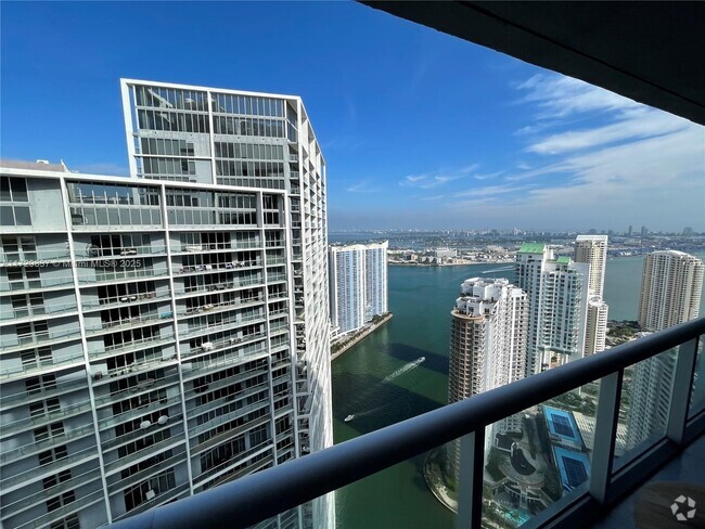 Building Photo - 495 Brickell Ave Unit 5306 Rental