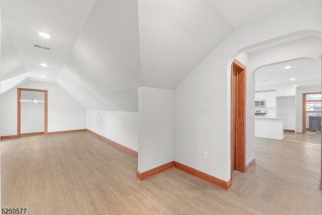 Photo - 532 Piaget Ave