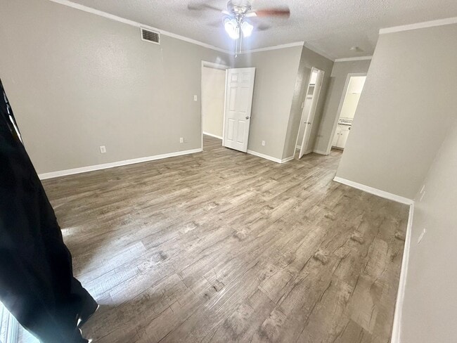 Photo - 1102 Lilac Dr