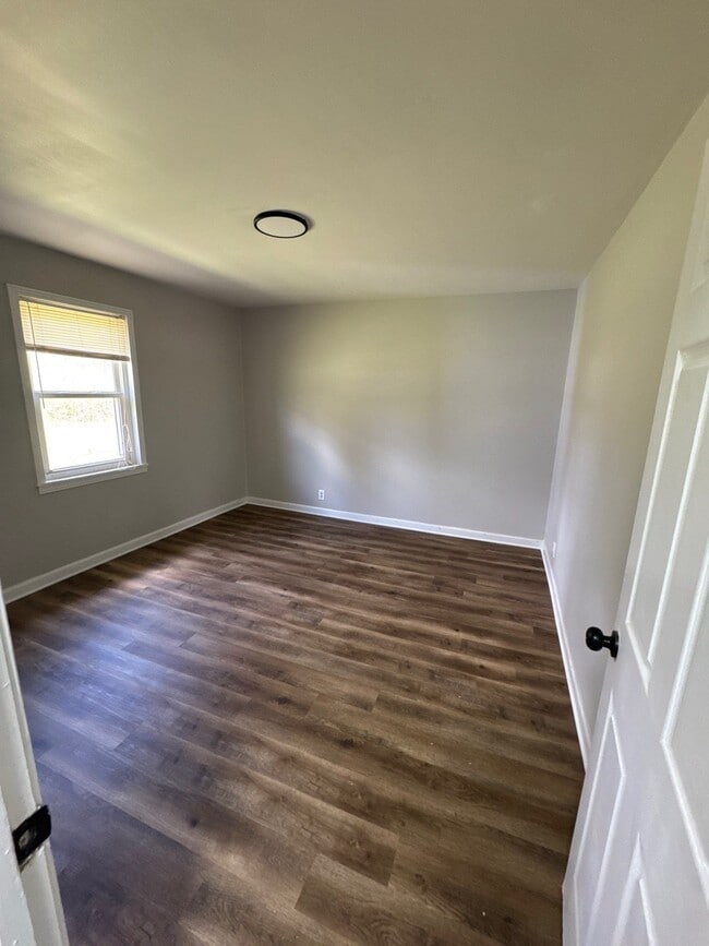 Building Photo - 2 N Monroe Ave